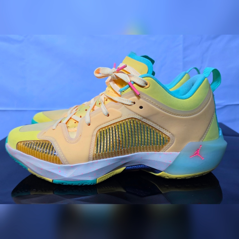 NIKE JORDAN AIR 37 EYBL LOW